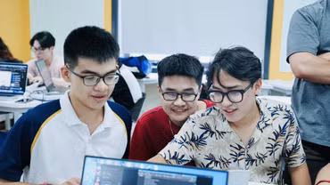Điểm chuẩn năm 2026: AI lên ngôi, Sư phạm trở lại đường đua, Báo chí sụt giảm
