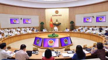 Thủ tướng Lê Minh Hưng chủ trì phiên họp thường kỳ đầu tiên của Chính phủ khóa XVI