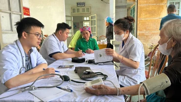 Gia Hội: 48 người có công được khám, cấp thuốc miễn phí