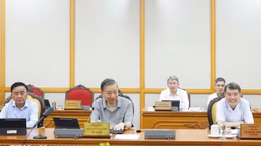 Bộ Chính trị cho ý kiến hoàn thiện thể chế vượt trội, tạo động lực mới để TPHCM phát triển nhanh, bền vững