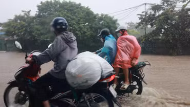 Vùng núi Bắc Bộ mưa dông từ đêm nay, nguy cơ có mưa đá