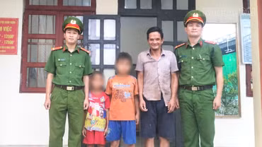 Lào Cai: Công an xã A Mú Sung kịp thời hỗ trợ 02 cháu nhỏ đi lạc trở về gia đình an toàn
