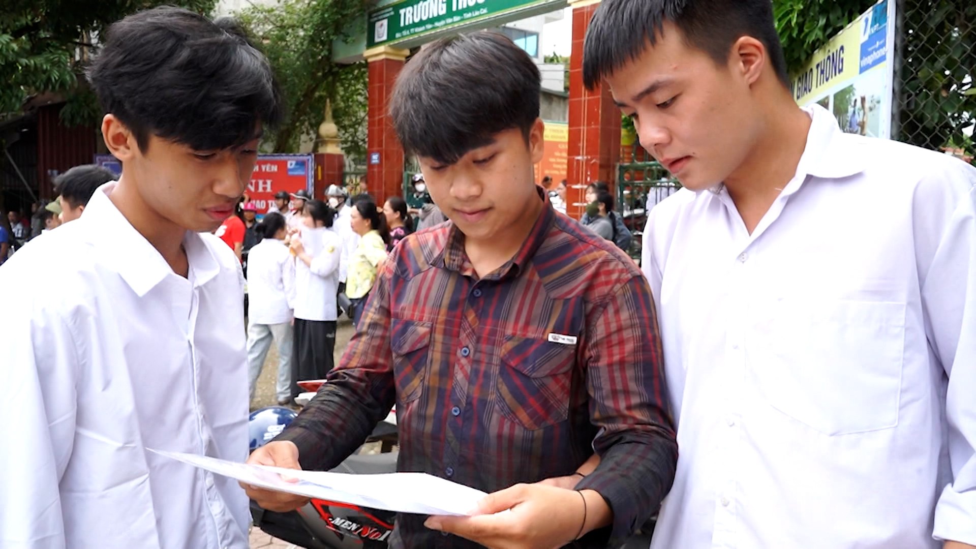 Buổi thi đầu tiên: 34 thí sinh vắng thi môn Ngữ văn ảnh 25 Buổi thi đầu tiên: 34 thí sinh vắng thi môn Ngữ văn ảnh 25