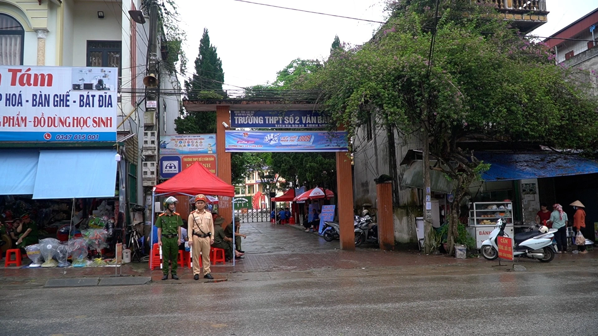 Giao thông thông suốt, không xảy ra ùn tắc.