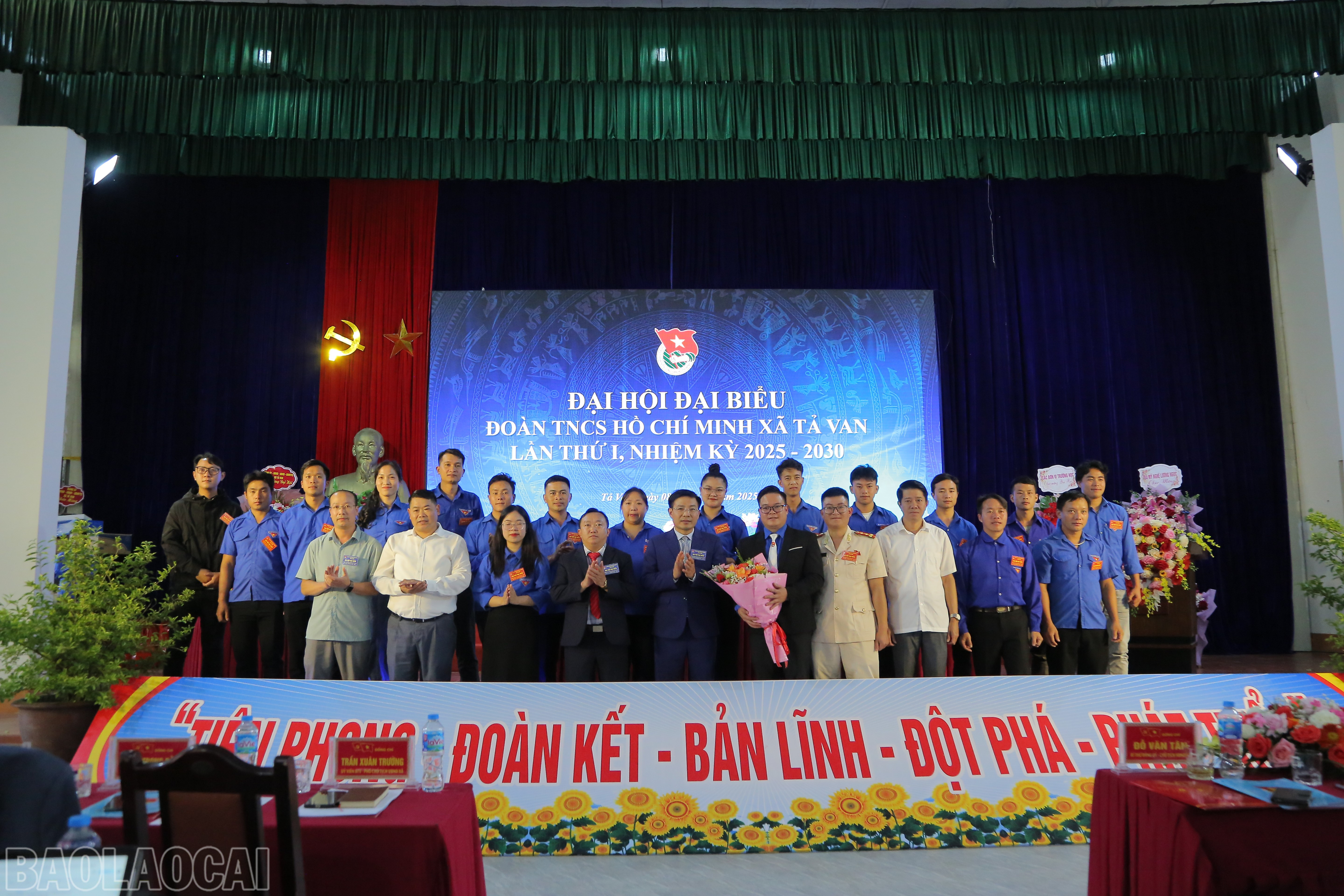 23 Ủy viên Ban Chấp hành Đoàn Thanh niên Cộng sản Hồ Chí Minh xã Tả Van khoá I, nhiệm kỳ 2025 - 2030 ra mắt đại hội. baolaocai-bl_cici4785.jpg