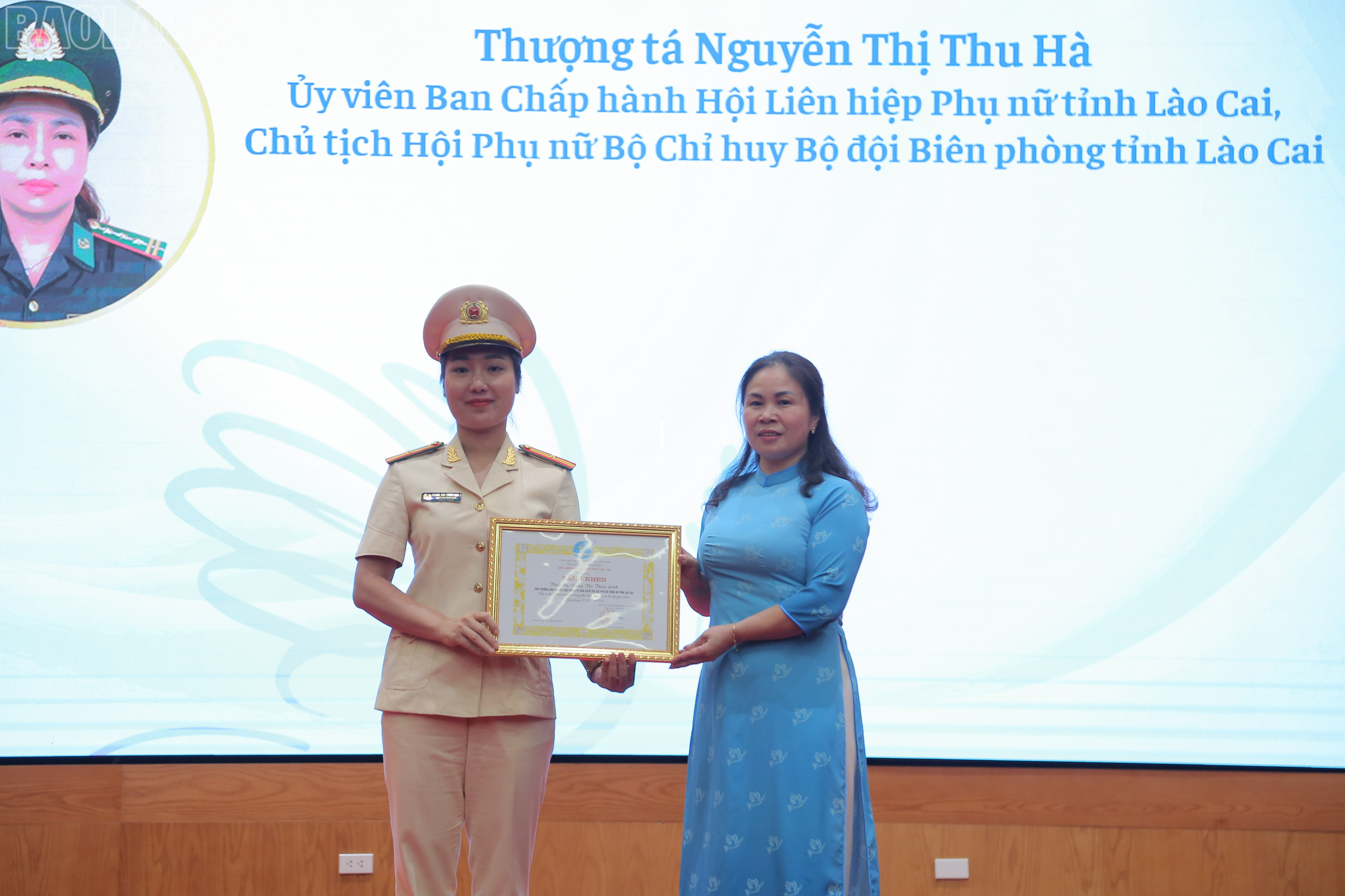 សរសើរ និងផ្តល់រង្វាន់ដល់ក្រុម និងបុគ្គល។ baolaocai-tl_cici1504.jpg