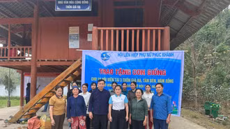 Trao tặng con giống cho phụ nữ hoàn cảnh khó khăn