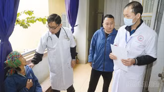 Học Bác để tròn y đức, vững chuyên môn