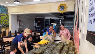 Các quán ăn, nhà hàng trên địa bàn huyện Bắc Hà chung tay hướng về người dân vùng lũ