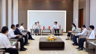 Đồng chí Trần Huy Tuấn - Phó Bí thư Tỉnh ủy, Chủ tịch UBND tỉnh Lào Cai chủ trì buổi tiếp xã giao đoàn đại biểu huyện Hà Khẩu, châu Hồng Hà, tỉnh Vân Nam (Trung Quốc).