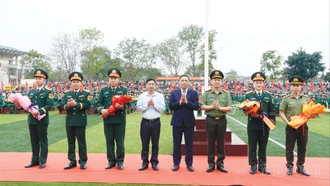 Đồng chí Hoàng Giang - Phó Bí thư Thường trực Tỉnh ủy dự Lễ giao nhận quân tại xã Mậu A