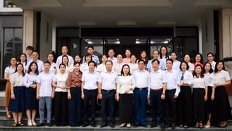 Gặp mặt đoàn cán bộ, công chức di chuyển về làm việc tại trụ sở Sở Giáo dục và Đào tạo tỉnh Lào Cai (mới)