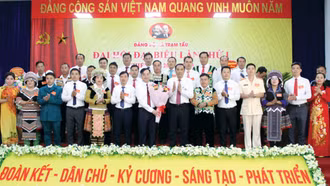 Phó Bí thư Thường trực Tỉnh ủy Hoàng Giang dự và chỉ đạo Đại hội đại biểu Đảng bộ xã Trạm Tấu