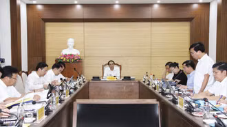 Thường trực Tỉnh ủy duyệt văn kiện Đại hội đại biểu Đảng bộ phường Nam Cường và Văn Phú