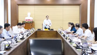 Thường trực Tỉnh ủy duyệt văn kiện Đại hội Đảng bộ phường Âu Lâu và xã Trấn Yên