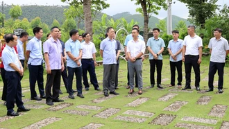 Phó Chủ tịch UBND tỉnh Nguyễn Thành Sinh khảo sát hoạt động du lịch khu vực hồ Thác Bà