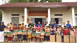 Ý nghĩa chương trình "Bữa ăn cho em" tại vùng biên giới xã Trịnh Tường