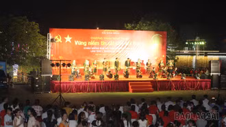 Sôi nổi Chương trình nghệ thuật chào mừng Đại hội đại biểu Đảng bộ xã Văn Bàn lần thứ Nhất