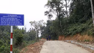 Lùng Phình: Nâng cấp hạ tầng giao thông, thúc đẩy phát triển kinh tế