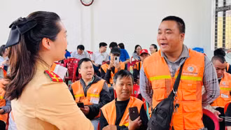 Tuyên truyền, phổ biến kiến thức pháp luật về giao thông đường bộ cho hơn 100 shipper