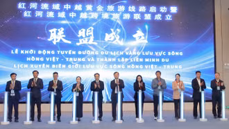 Khởi động tuyến đường du lịch vàng lưu vực sông Hồng Việt - Trung