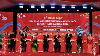 Khai mạc Hội chợ xúc tiến thương mại biên giới Bát Xát - Lào Cai 2026