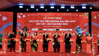 Khai mạc Hội chợ xúc tiến thương mại biên giới Bát Xát - Lào Cai 2026