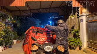 Shipper quá tải những ngày cận Tết