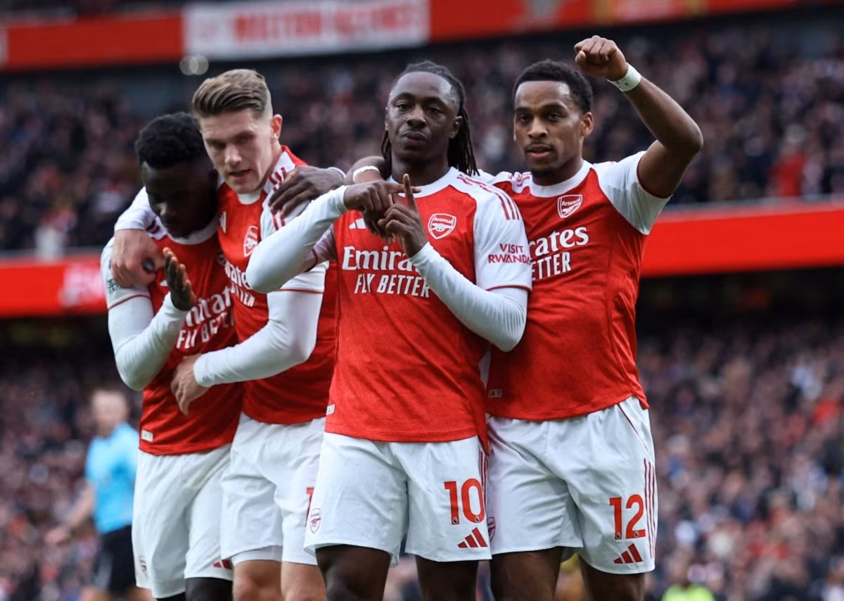 Arsenal xây chắc ngôi đầu Ngoại hạng Anh 2025/2026.