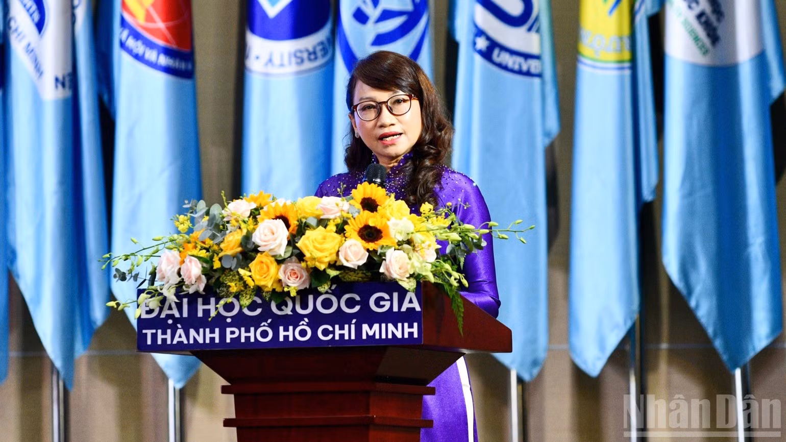 Giáo sư, Tiến sĩ Nguyễn Thị Thanh Mai, Bí thư Đảng ủy, Giám đốc Đại học Quốc gia Thành phố Hồ Chí Minh phát biểu ý kiến tại Lễ khai khóa năm 2026. (Ảnh: THANH GIANG)