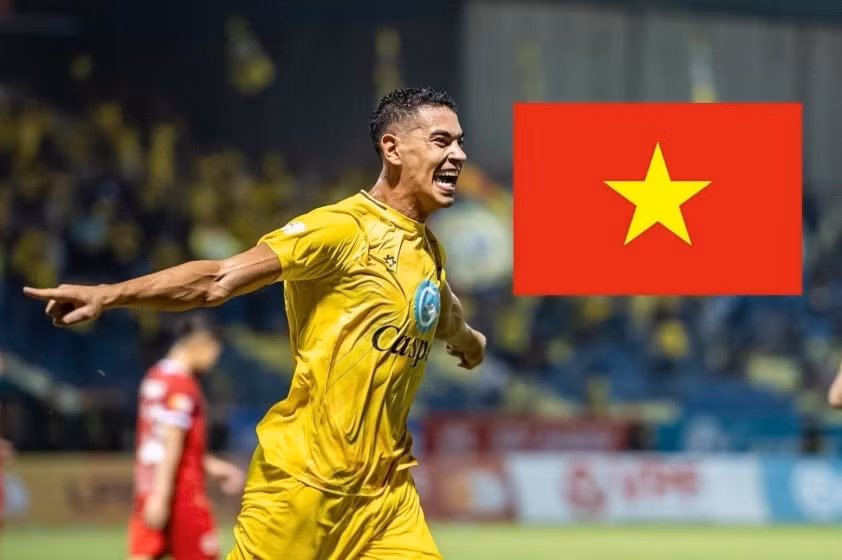 Trước đó trung vệ Gustavo cũng được đề xuất nhập tịch.