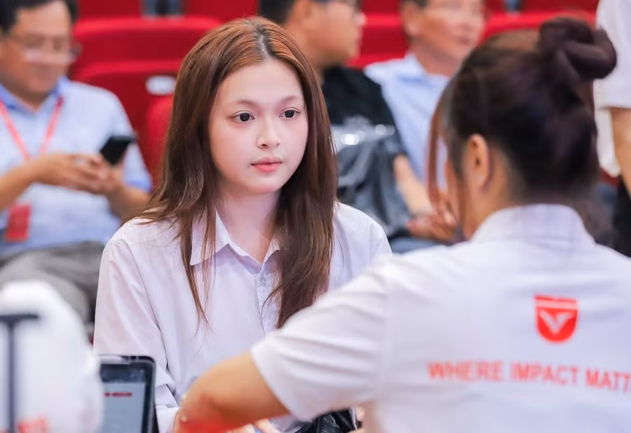 Ngày đầu đến trường của tân sinh viên Trường Đại học Văn Lang.