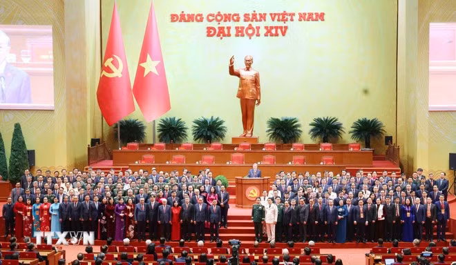 Ban Chấp hành Trung ương Đảng khóa XIV ra mắt Đại hội.