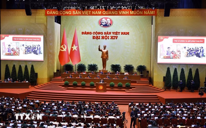 2101-thao-luan-hoi-truong-van-kien-dai-hoi-dang-1.jpg