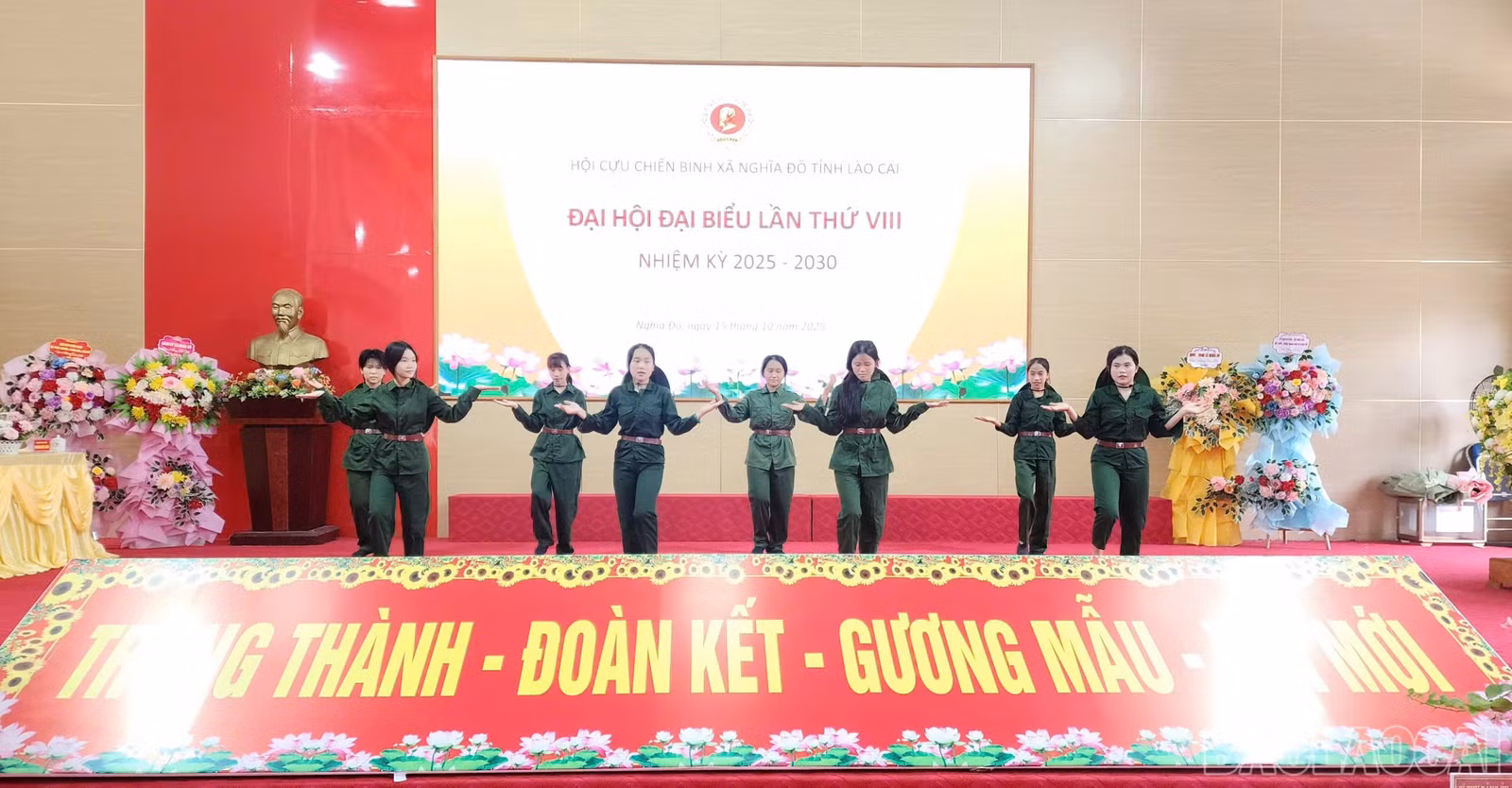 baolaocai-br_tiet-muc-van-nghe-chao-mung.jpg