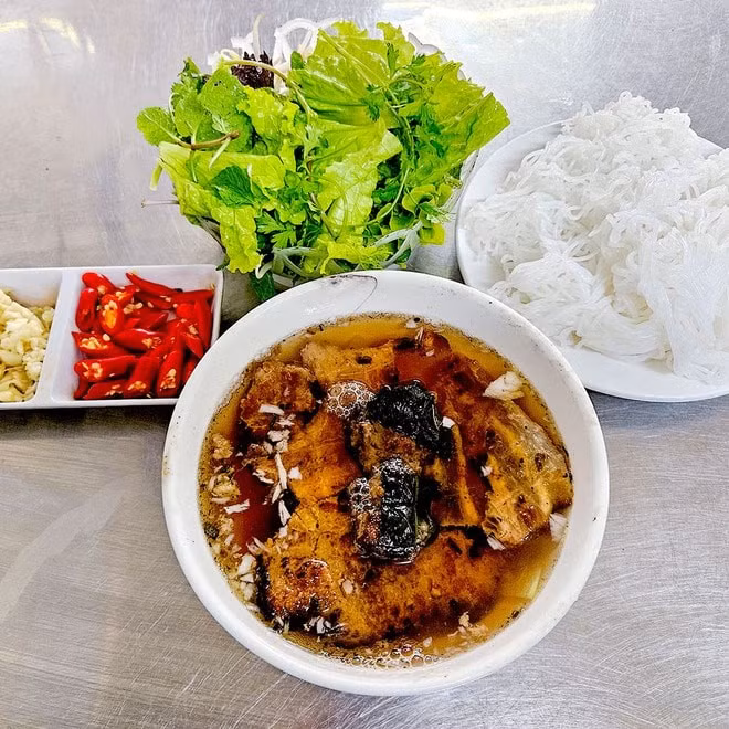 Bún chả Hà Nội.