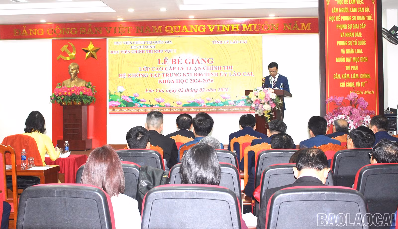 lopchinhtri.jpg