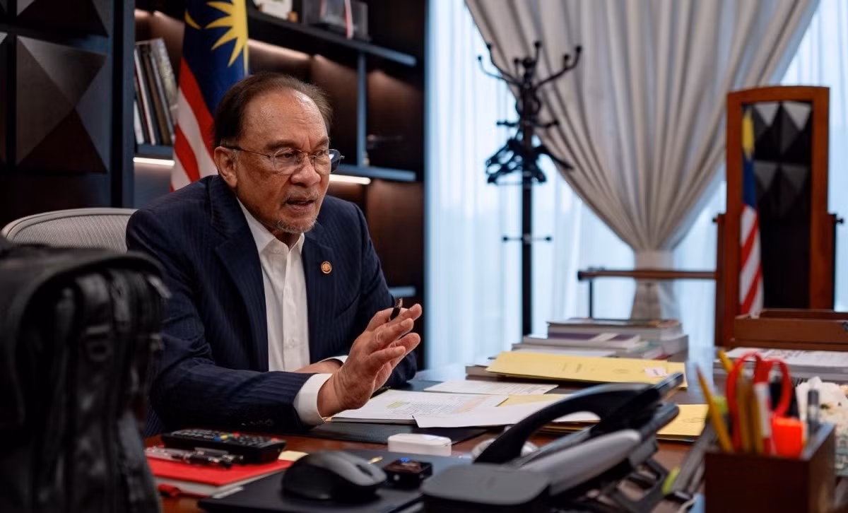 Thủ tướng Malaysia Anwar Ibrahim điện đàm với Quyền Thủ tướng Thái Lan Phumtham Wechayachai và Thủ tướng Campuchia Hun Manet.