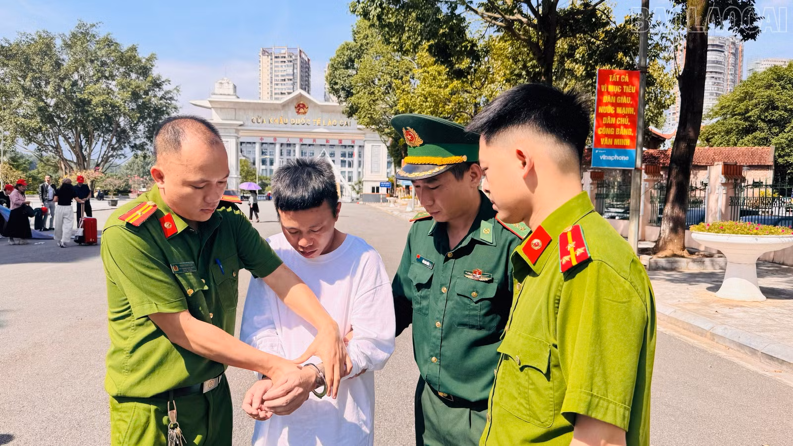 baolaocai-tr_bangiao-1.jpg