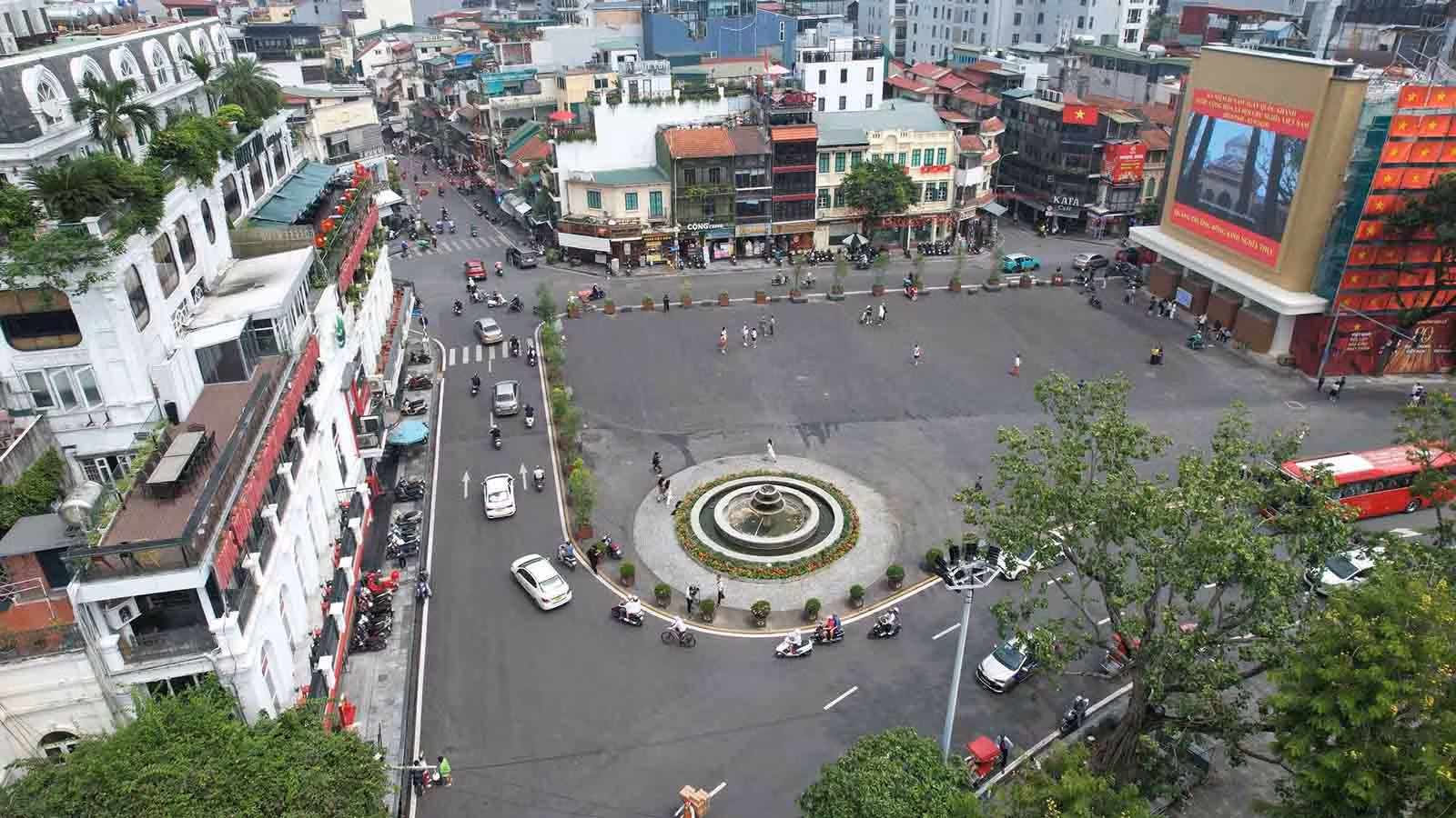 Diện mạo mới của quảng trường Đông Kinh Nghĩa Thục.