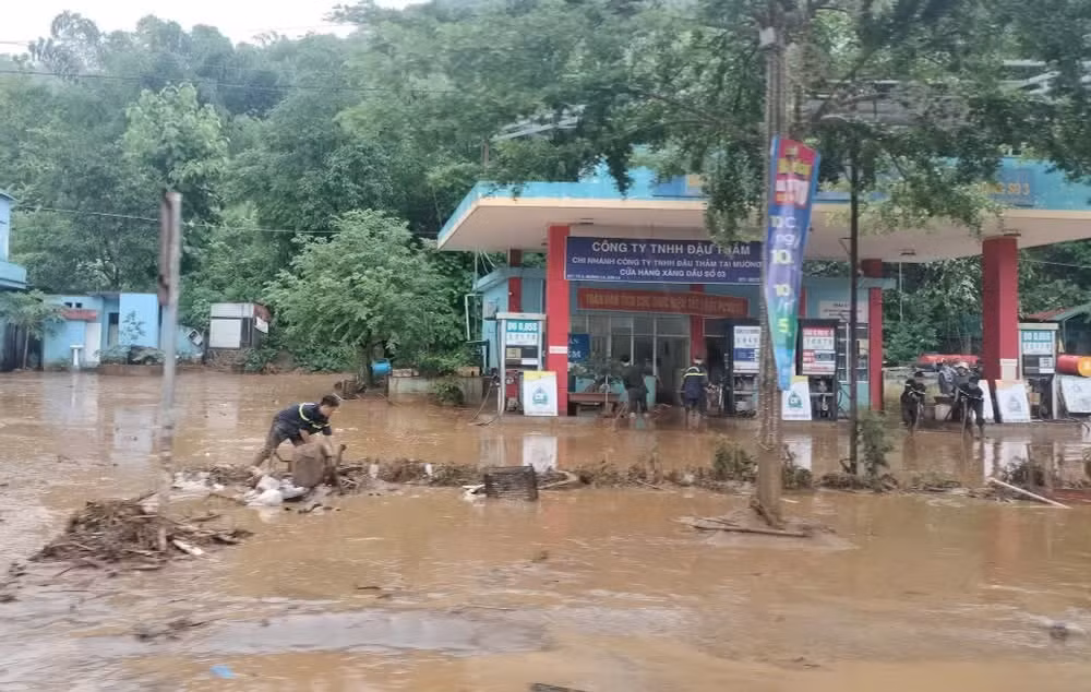 Mưa lũ tại Sơn La đã gây ngập úng nhiều công trình và nhà cửa của người dân.