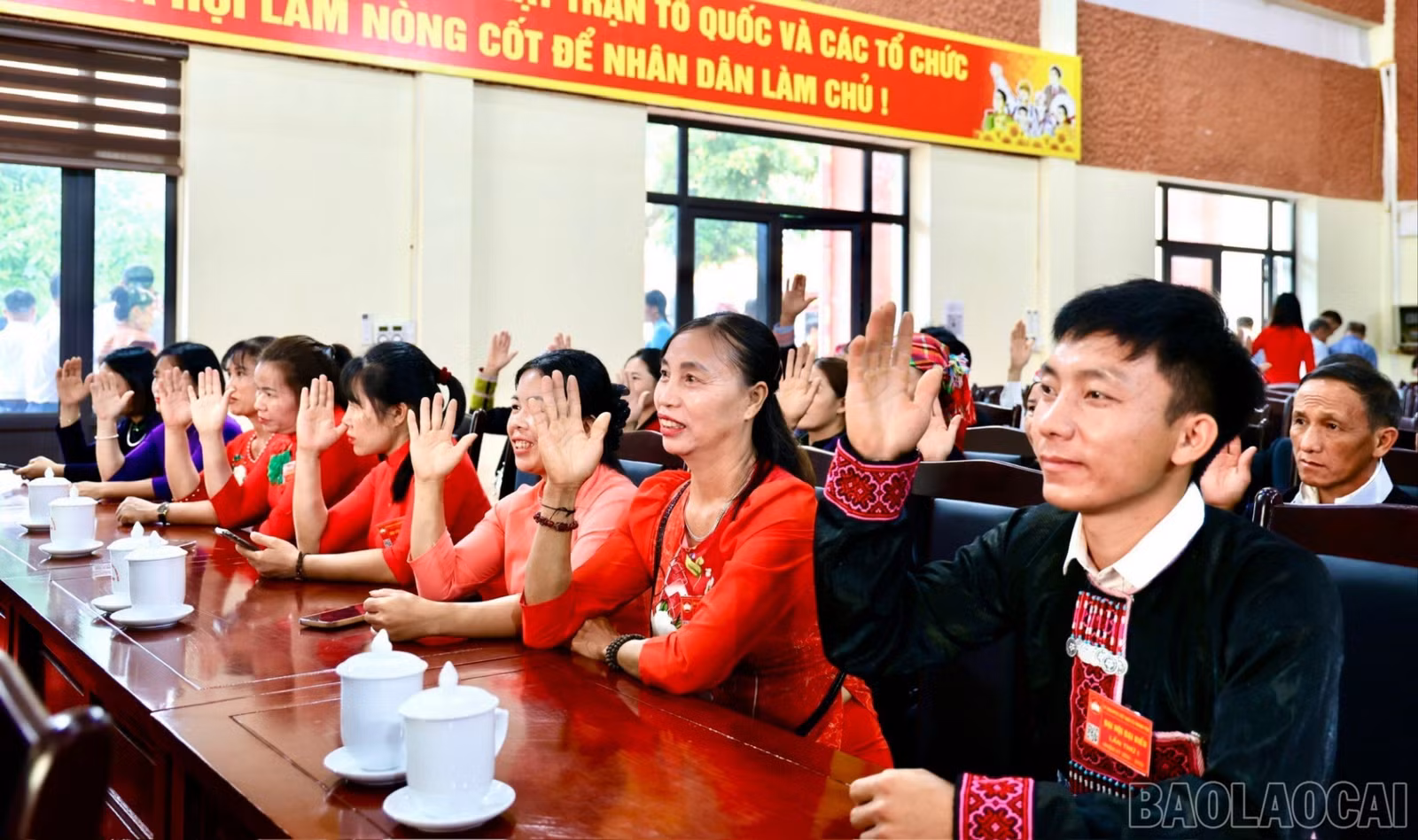 baolaocai-br_bieuquyet2-1932-5683.jpg