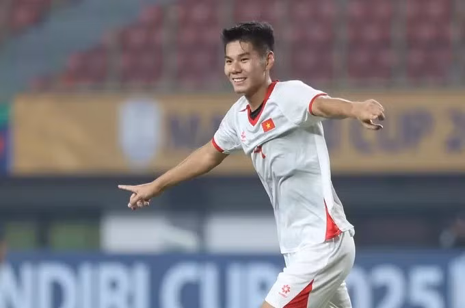 Nguyễn Hiểu Minh ghi dấu ấn mạnh mẽ trong màu áo U23 Việt Nam.