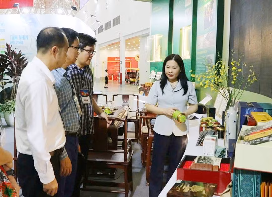 Khu vực trưng bày OCOP của tỉnh Lào Cai.
