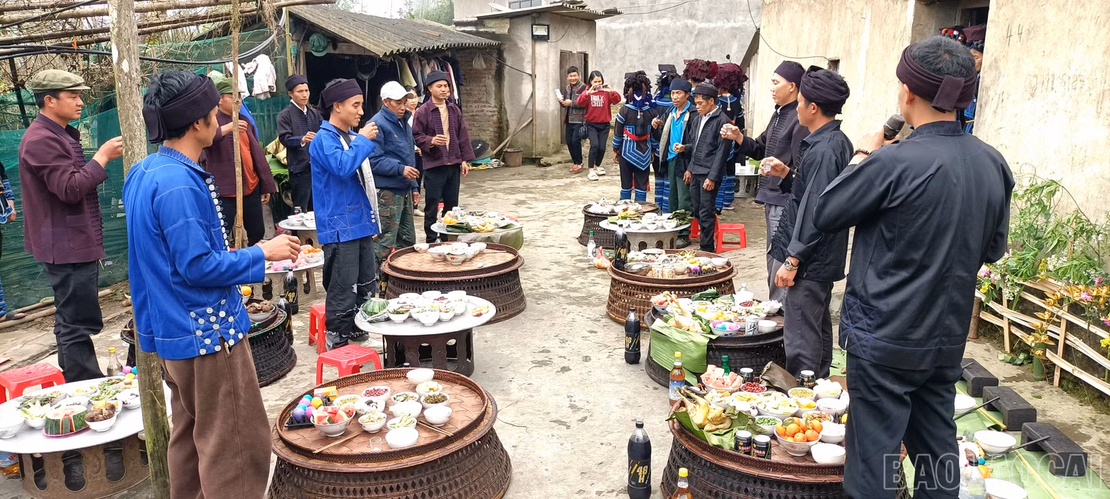 baolaocai-br_chucnhau.jpg