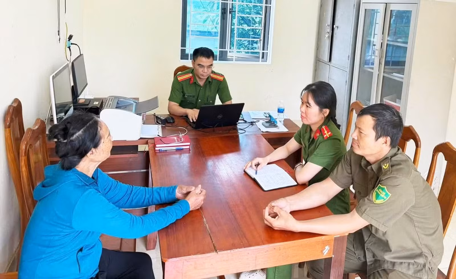 Nhờ được thường xuyên tuyên truyền, nhắc nhở nên nhiều người khi nhận được cuộc gọi giả danh lừa đảo đã đến trụ sở Công an trình báo thay vì đến ngân hàng chuyển tiền theo hướng dẫn.