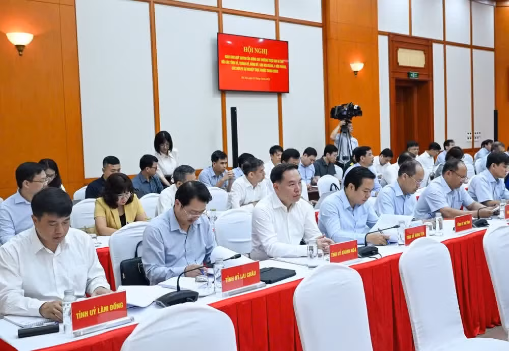 Đại biểu dự hội nghị.