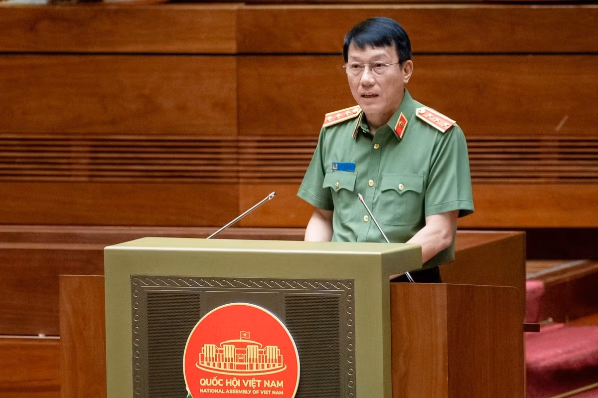 Đại tướng Lương Tam Quang, Bộ trưởng Bộ Công an phát biểu trước Quốc hội.