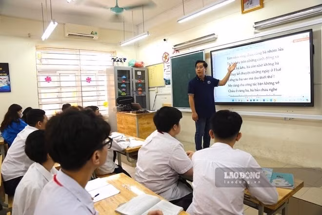 Trường hợp giáo viên phải bổ nhiệm lại chức danh nghề nghiệp là câu hỏi thầy cô quan tâm. Ảnh: Tường Vân