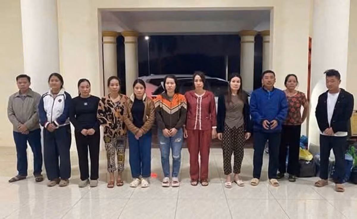 Các đối tượng tại cơ quan cảnh sát điều tra.